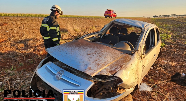 Motorista sofre graves ferimentos durante capotamento de veículo na MG-410, em Presidente Olegário