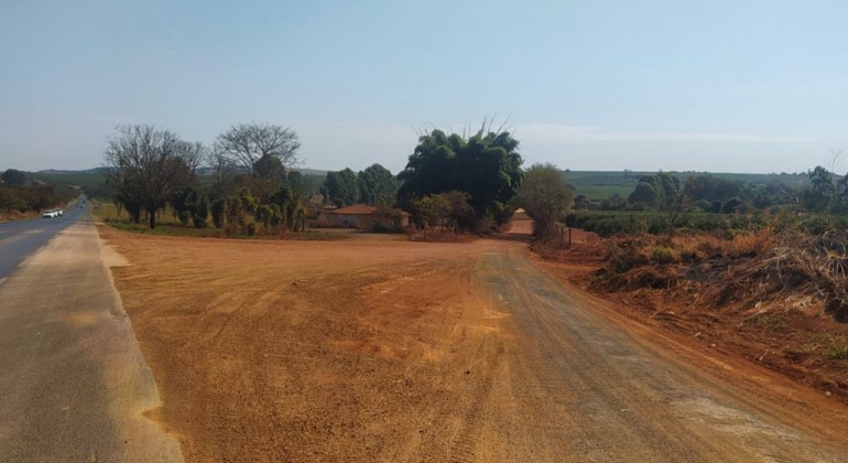 Carmo do Paranaíba – Projeto prevê asfalto em estradas das comunidades rurais do município; São Bento e Campo do Meio serão as primeiras beneficiadas