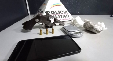 Patos de Minas - Rapaz é preso com arma e drogas no bairro São José Operário