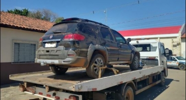 Homem é preso após furtar o próprio carro apreendido pela Polícia Militar na comunidade de Andrequicé