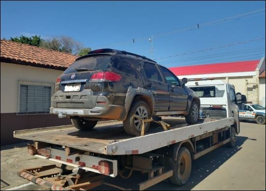 Homem é preso após furtar o próprio carro apreendido pela Polícia Militar na comunidade de Andrequicé