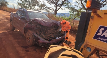 Acidente na estrada de Alagoas na zona rural de Patos de Minas deixa casal ferido 