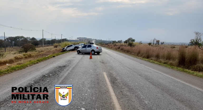 São Gotardo - Acidente na MG-235 causa morte de uma pessoa e deixa outra gravemente ferida