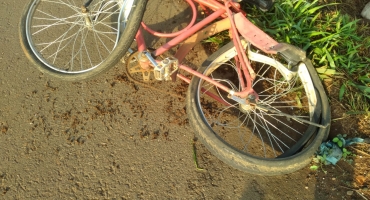 Ciclista é atropelado por caminhão na BR-354 em Lagoa Formosa e fica gravemente ferido 