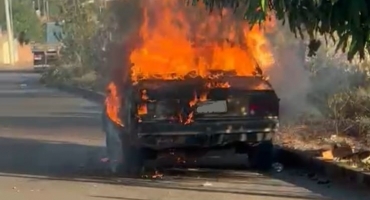 Presidente Olegário - Mulher coloca fogo em carro de companheiro após briga 