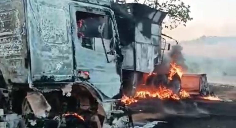 Incêndio destrói colheitadeira e carreta bitrem no município de Lagoa Formosa ; VEJA VÍDEO