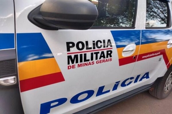 Carmo do Paranaíba – Homem se engasga com pedaço de carne, mas recebe socorro através de manobras de Heimlich, de policial militar