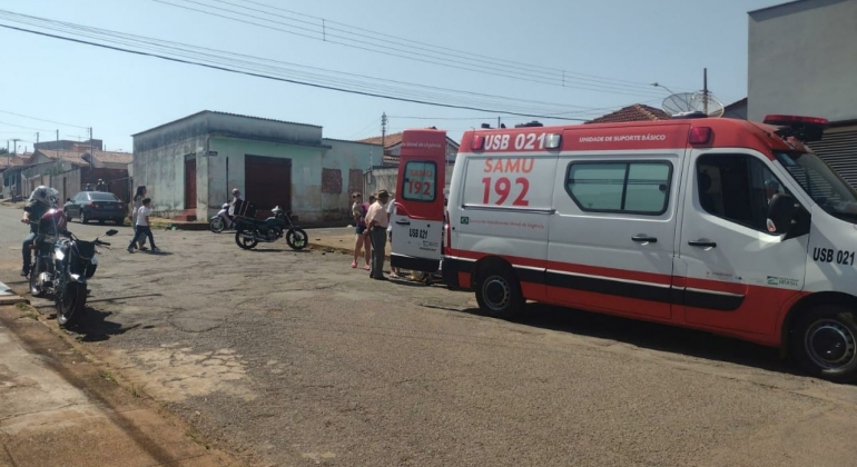 Carmo do Paranaíba – Motociclista tem fratura exposta em acidente no bairro Lagoinha