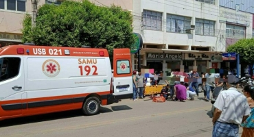 Carmo do Paranaíba – Idosa de 87 anos sofre fraturas nas duas pernas após ser atropelada por motociclista sem CNH