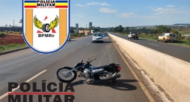 Motoqueiro fica ferido em acidente na BR-354 ocorrido em frente ao Posto Avenue