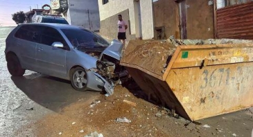 Motorista de 17 anos morre após colidir carro em caçamba de entulho na cidade de São Gotardo