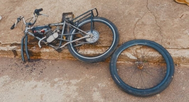 Carmo do Paranaíba - Acidente entre automóvel e bicicleta motorizada deixa adolescente de 13 com ferimentos graves 