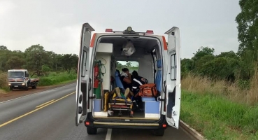  Casal fica ferido após pneu de motocicleta estourar e provocar acidente na BR-354