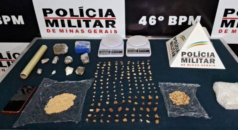 Guimarânia - Polícia Militar realiza apreensão de grande quantidade de drogas; uma pessoa foi presa