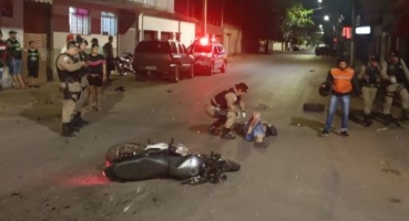 Motociclista em fuga avança parada obrigatória e provoca acidente em Patos de Minas