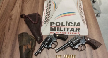 Carmo do Paranaíba – Homem ameaça mulher e filho de morte e acaba preso com duas armas de fogo