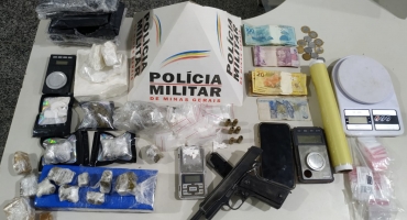 São Gotardo - Jovem é preso com drogas, arma e veículo adulterado