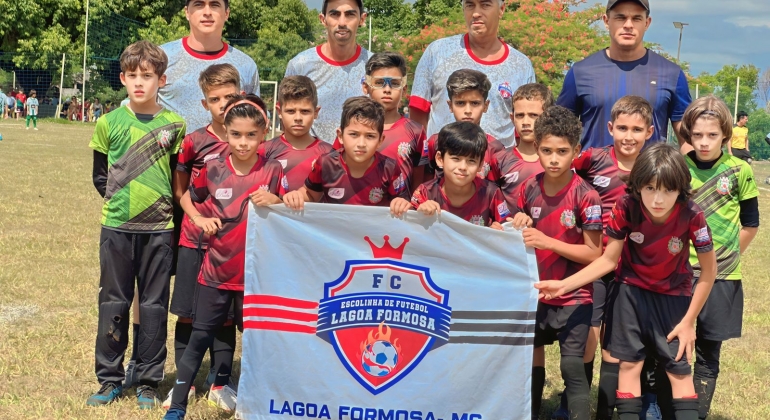 Times da Escolinha de Futebol da Prefeitura de Lagoa Formosa se classificam para todas as finais da Copa Petiz 