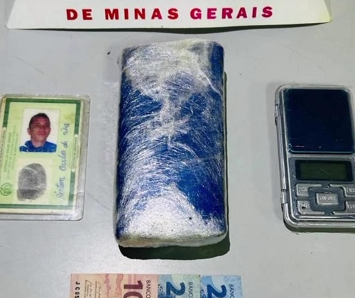 Foragido da Justiça de Goiás é preso com documento falso e droga em Patos de Minas