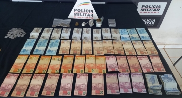 Lagoa Formosa - Polícia Militar apreende droga, dinheiro e encaminha suspeitos de tráfico para a delegacia 