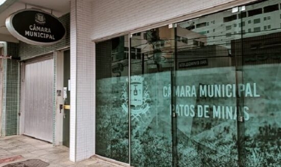 Câmara Municipal de Patos de Minas renova contrato de locação de mais de 48 mil reais mensais apesar de Palácio dos Cristais continuar abandonado