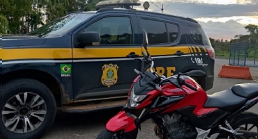 PRF de Patos de Minas recupera motocicleta furtada no interior do estado de São Paulo