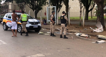 Patos de Minas - Moradora em situação de rua nega atendimento hospitalar após ser esfaqueada durante a madrugada