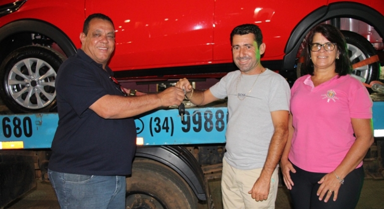 Rotary Club de Lagoa Formosa realiza sorteio de veículo zero km da promoção 