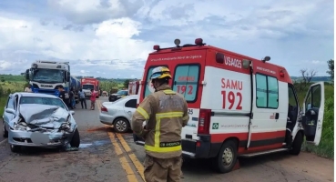 Mulher morre e outras três pessoas ficam feridas em acidente na BR-365 no município de Patrocínio 