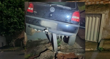 Motorista com sintomas de embriaguez é preso em Patos de Minas após se envolver em acidente e ameaçar policias militares 