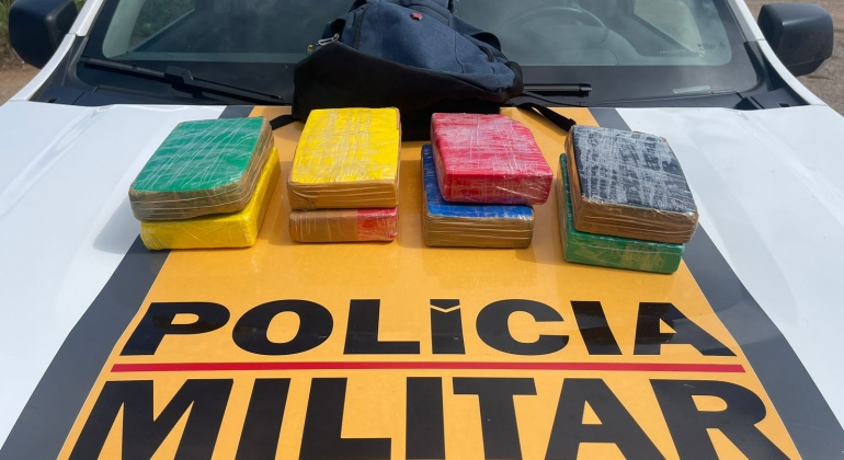 Polícia Militar Rodoviária apreende oito barras de cocaína com passageiro de ônibus na MGC-462