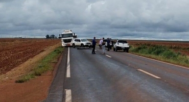 Pedestre morre atropelado ao tentar atravessar pista da MG-410 em Presidente Olegário