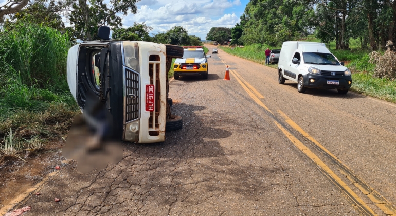 Motorista de micro-ônibus escolar morre em acidente na MG-188 no município de Coromandel 