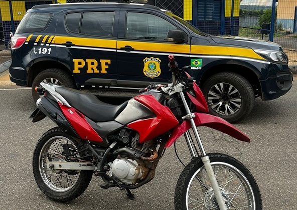 PRF de Patos de Minas recupera motocicleta roubada no estado de São Paulo