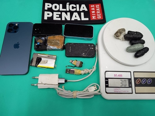 Policiais penais encontram 10 celulares, drogas e outros objetos ilícitos em celas de Penitenciária de Patrocínio