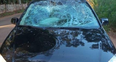 Patos de Minas - Ciclista é atropelada após sair de estrada vicinal e adentrar na rodovia da Baixadinha