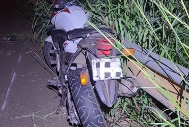 Motoqueiro sofre fratura após ser atingido por veículo conduzido por menor de idade na BR-354, em Lagoa Formosa