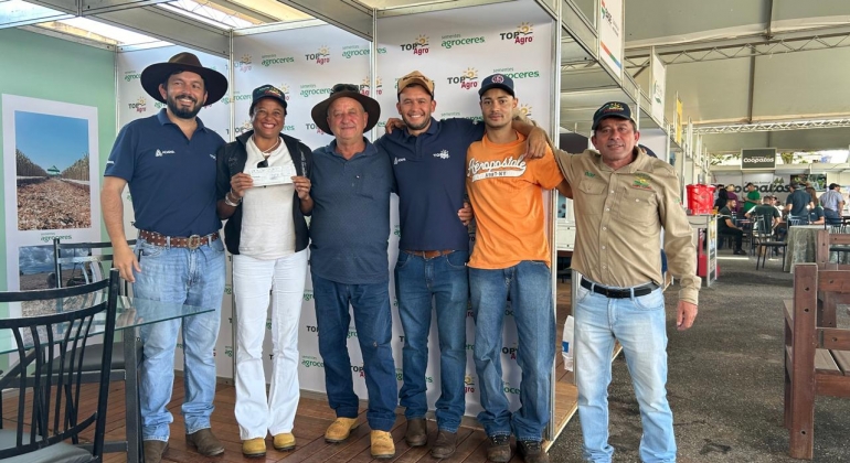 Top Agro repassa bônus a agricultores durante o Conecta Agro em Lagoa Formosa