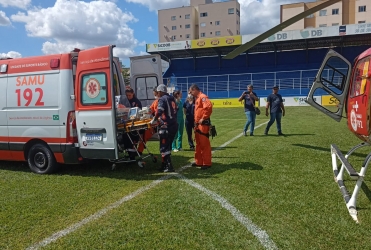 Helicóptero do Corpo de Bombeiros de Montes Claros transporta recém-nascido por falta de leitos em Patos de Minas