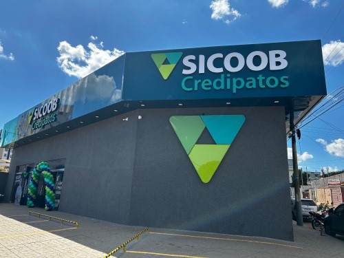 Ampla, sofisticada e confortável Sicoob Credipatos inaugura nova agência no bairro Rosário