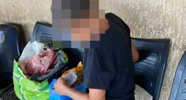 Idosa acusada de matar cachorros para comer a carne é levada até a UPA após suposta agressão no presídio