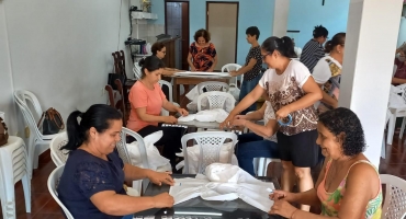 Projeto Mãos que Acolhem que fabrica fraldas geriátricas realiza bazar no próximo dia 07/06