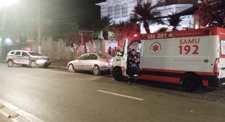 Surto psicótico faz homem tentar invadir escola  no centro de Patos de Minas