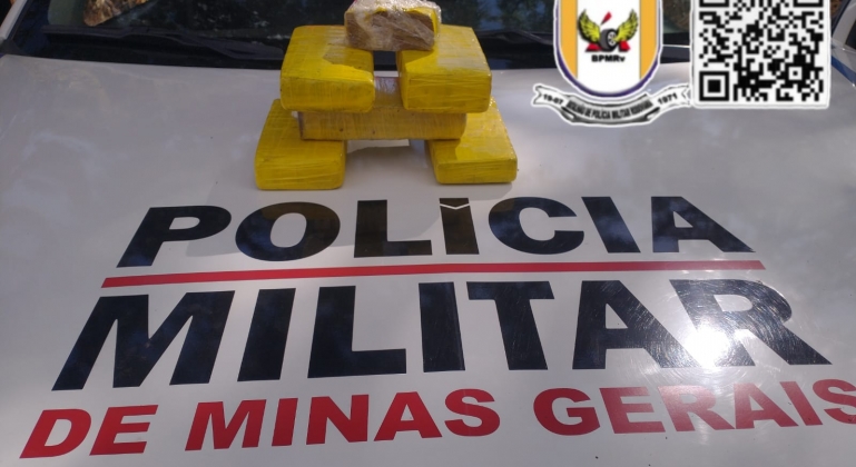 Polícia Militar Rodoviária apreende grande quantidade de maconha e prende motoqueiro na MG-354