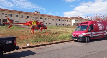 Homem fica em estado grave ao ser baleado na nuca, em Campos Altos