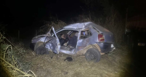 Lagoa Grande - Colisão frontal entre carro e carreta na BR-040 mata duas pessoas 