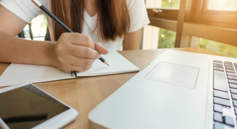 Governo de Minas aplica Inteligência Artificial na preparação de estudantes da rede pública para o Enem 