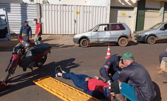 Carmo do Paranaíba – Acidente de trânsito envolve carro e moto com condutores inabilitados