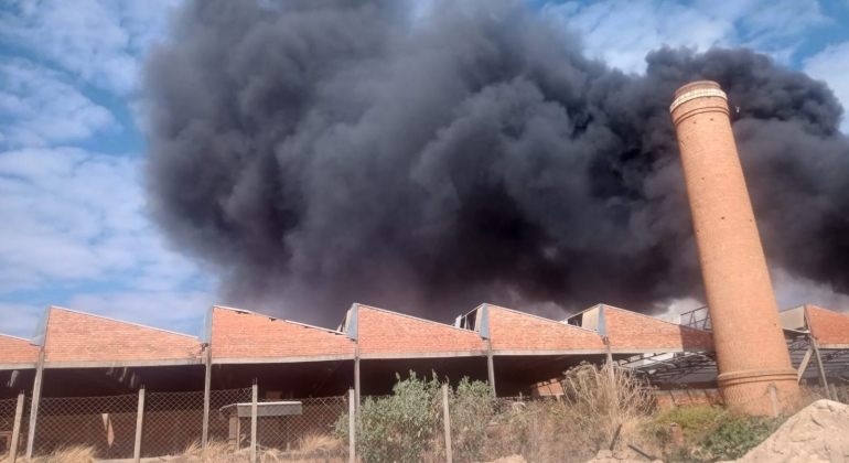 Curto-circuito pode ter causado incêndio próximo a antiga cerâmica em Presidente Olegário