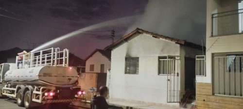 Vazante - Jovem morre após provocar incêndio em residência da ex-namorada